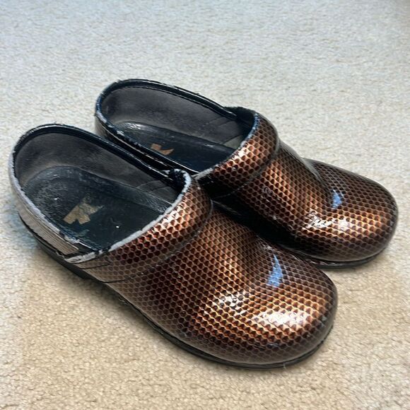 Dansko Bronze Slip On Clogs Size 38 - Picture 3 of 7